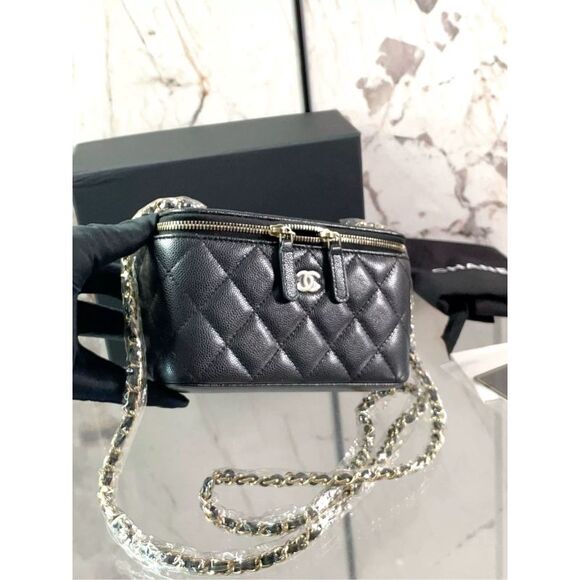 Chanel Women Pre-Loved Bag Very Good Condition - Picture 6 of 9